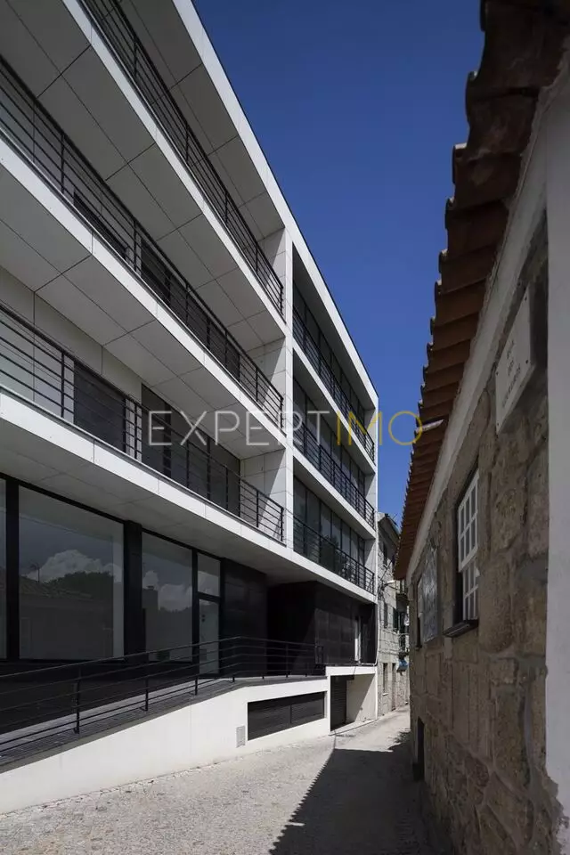 (5)Apartamento T2 de qualidade em Vila Nova Tazem
