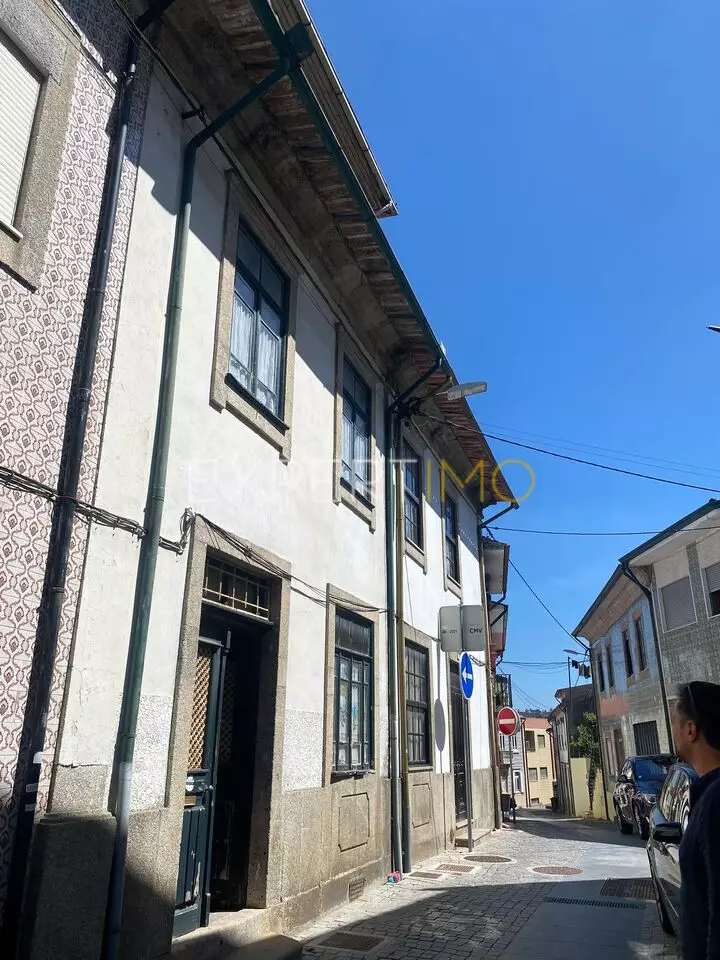 (2)Moradia na zona histórica de Valongo, Porto