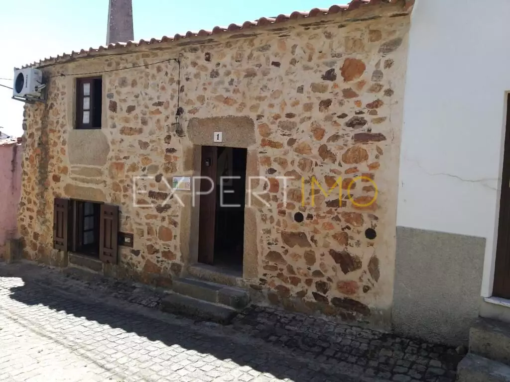 (12)'Refúgio encantador em Penha Garcia: T1 Duplex em meio à natureza deslumbrante de Portugal'