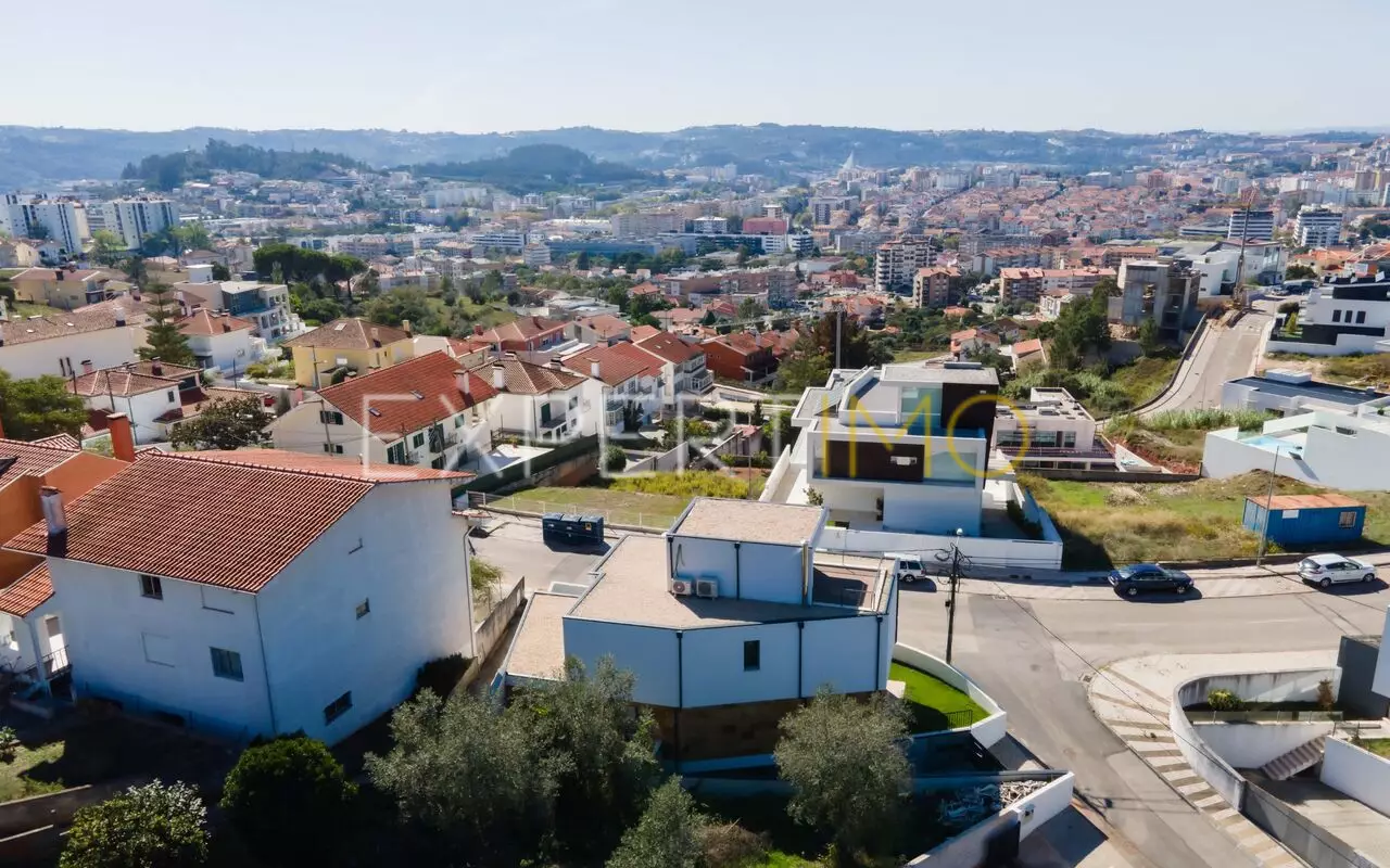 (9)Moradia T4 LUXO Isolada NOVA c/ rooftop e garagem para 4 carros, Olivais, Coimbra