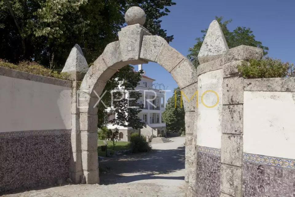 (8)Antigo Hotel Rural pleno coração das Beiras, num dos mais lindos recantos das Terras Portuguesas