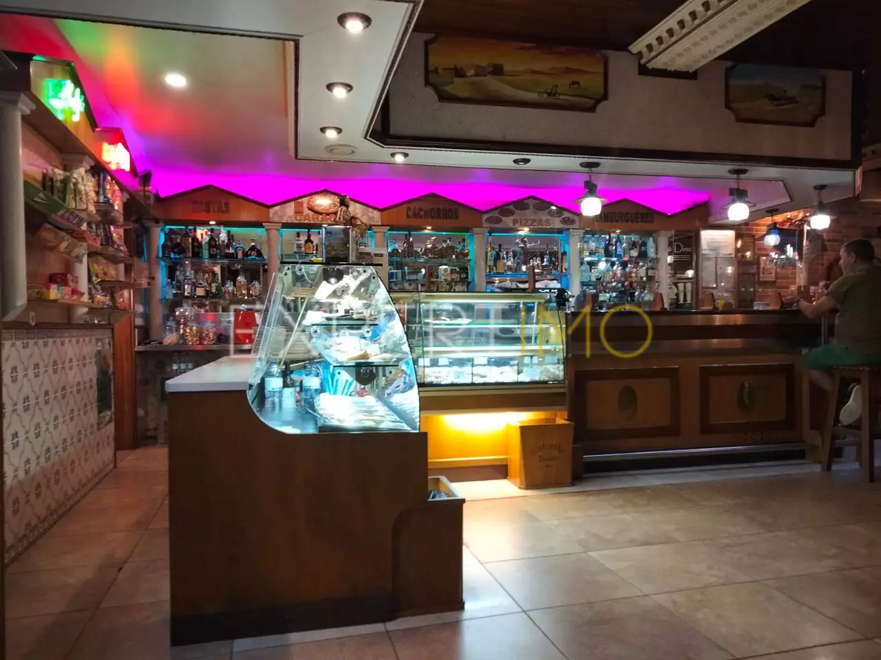 (11)Empreendimento à venda no Carriço (Café - Snack Bar e 3 Lojas)