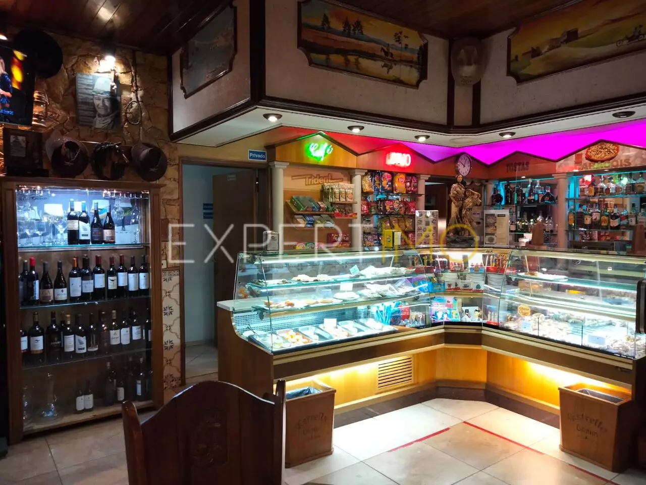 (12)Empreendimento à venda no Carriço (Café - Snack Bar e 3 Lojas)