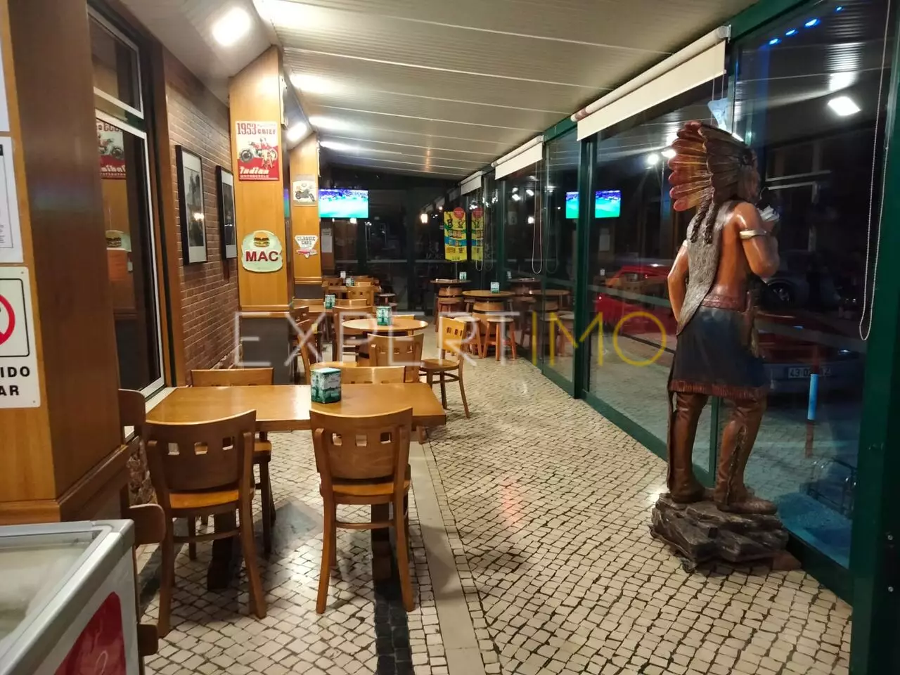 (4)Empreendimento à venda no Carriço (Café - Snack Bar e 3 Lojas)