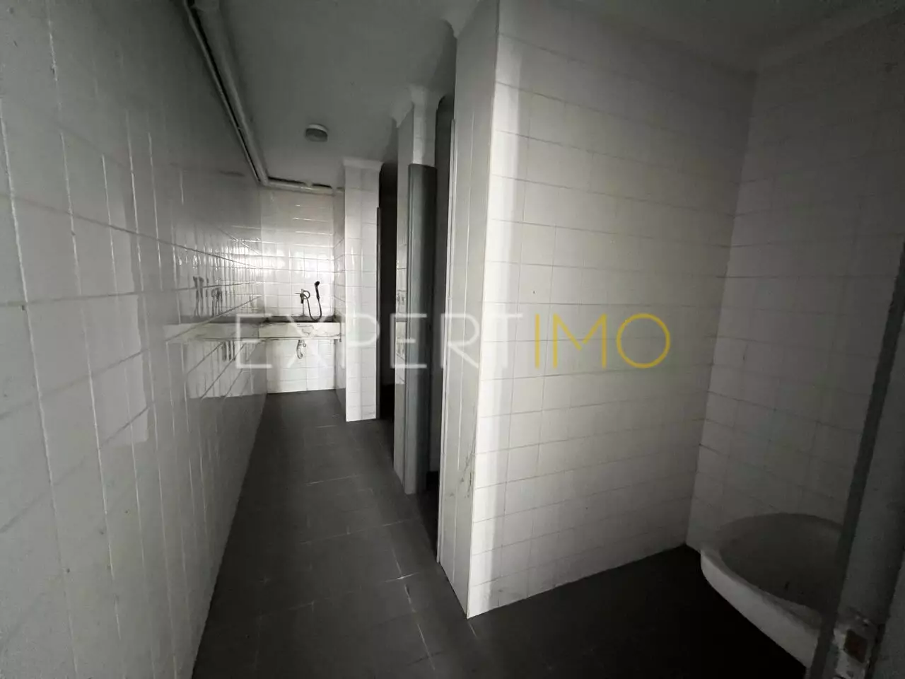 (17)Arrendamento - Armazém c/ 2 andares e 2 casas de banho 283m2 em Taveiro, Coimbra