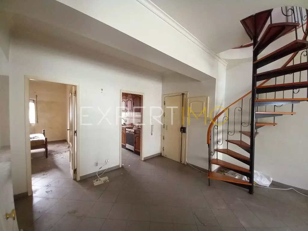 (15)Excelente apartamento remodelado na Costa da Caparica