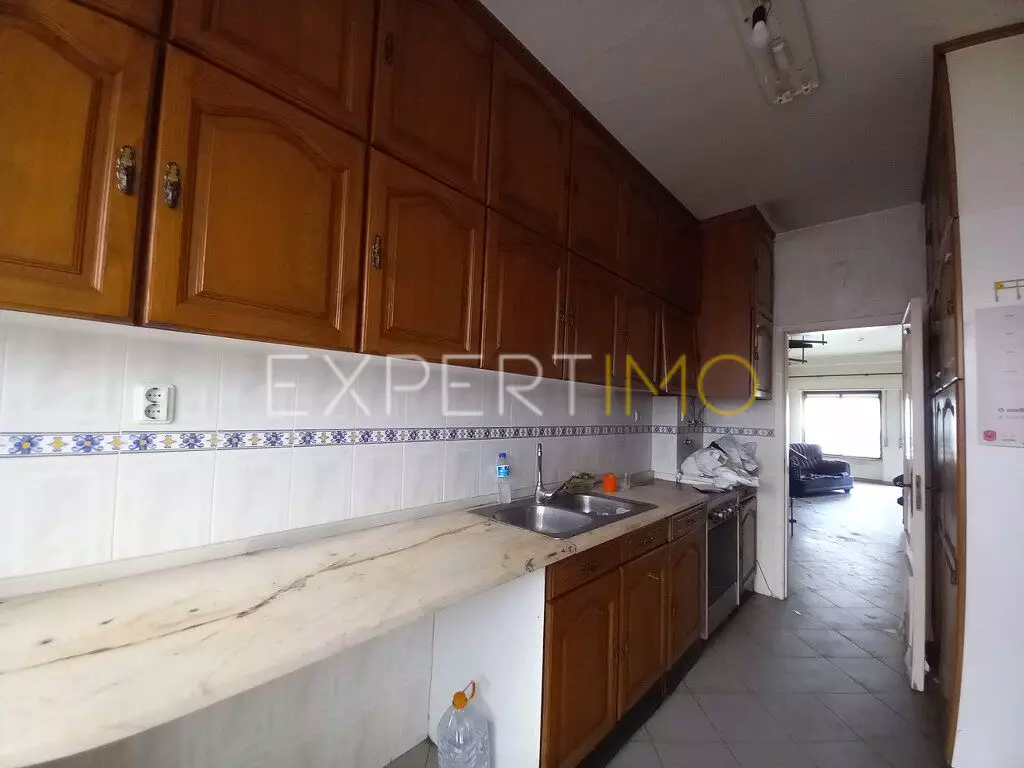(18)Excelente apartamento remodelado na Costa da Caparica