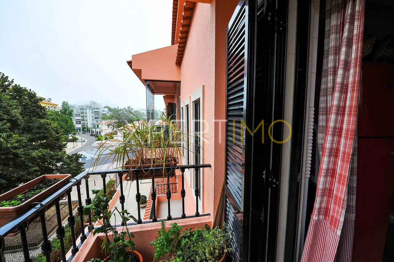 (25)Apartamento T3 duplex 180 m2 vista mar em condomínio c/piscina Costa da Guia