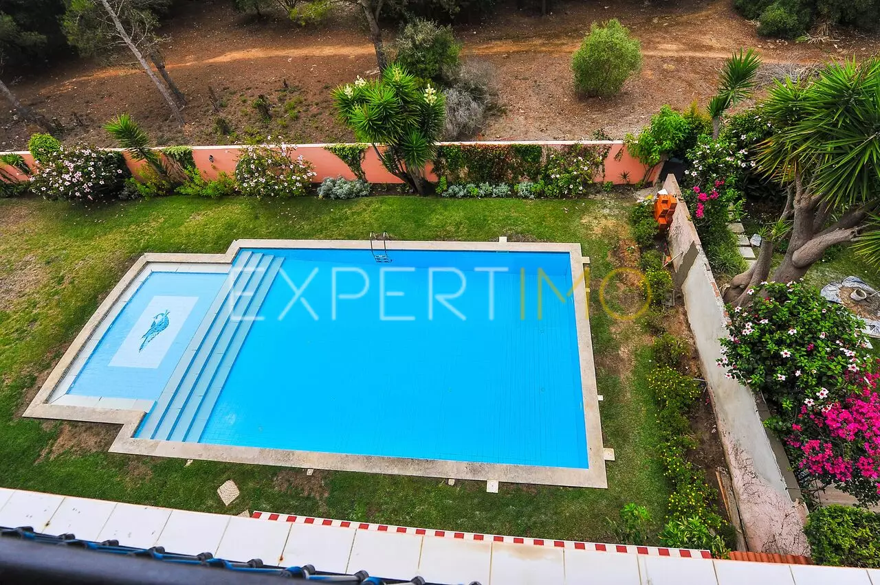 (4)Apartamento T3 duplex 180 m2 vista mar em condomínio c/piscina Costa da Guia