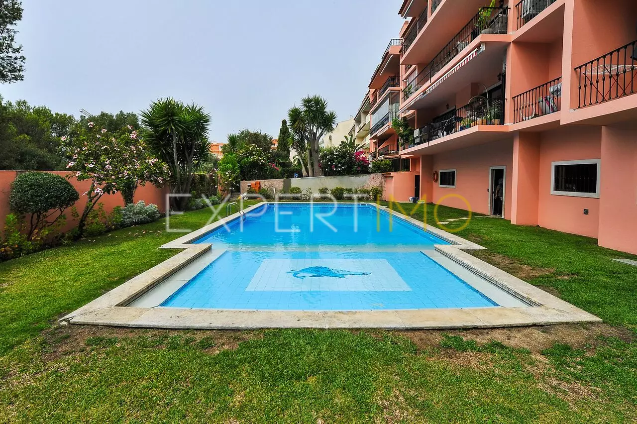 (5)Apartamento T3 duplex 180 m2 vista mar em condomínio c/piscina Costa da Guia