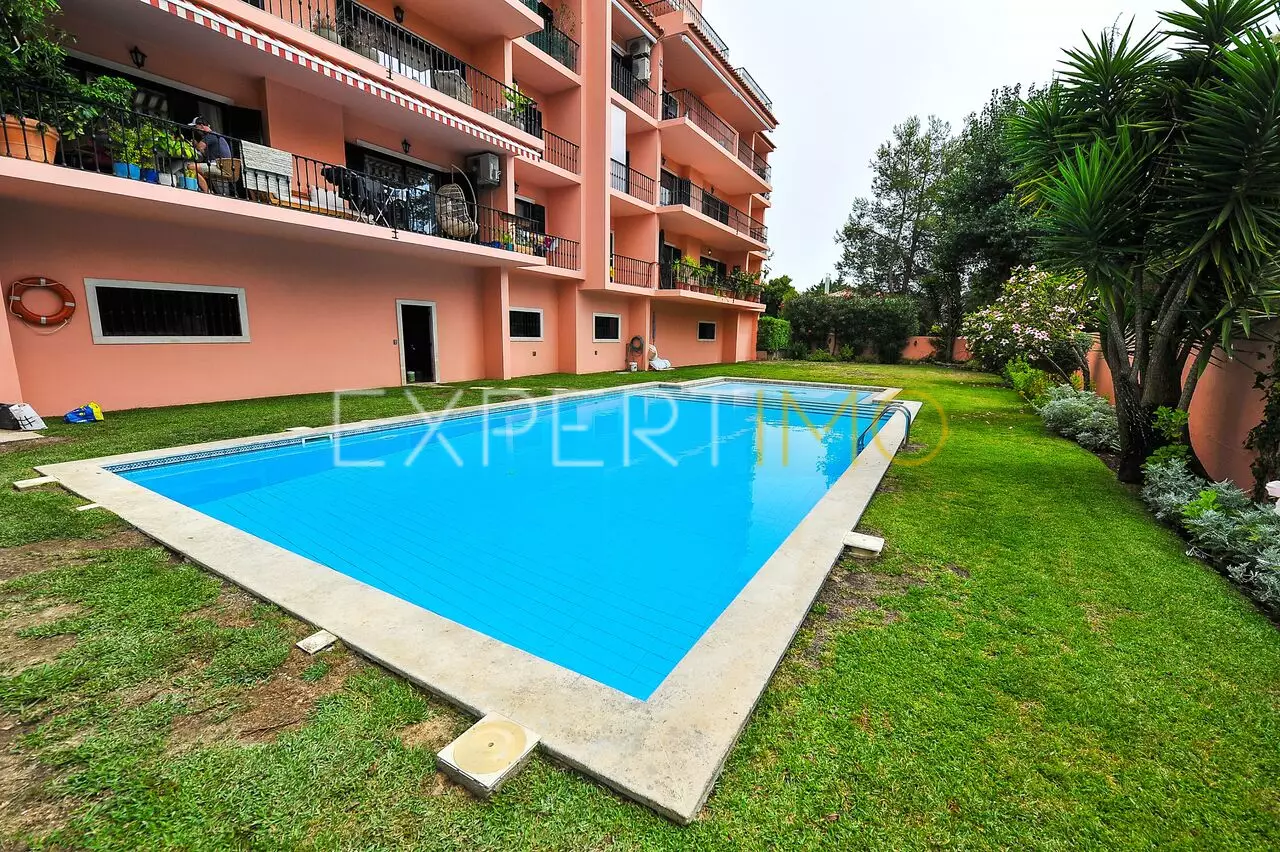 (6)Apartamento T3 duplex 180 m2 vista mar em condomínio c/piscina Costa da Guia