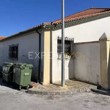 Arrendamento - Armazém c/ 2 andares e 2 casas de banho 283m2 em Taveiro, Coimbra - 1